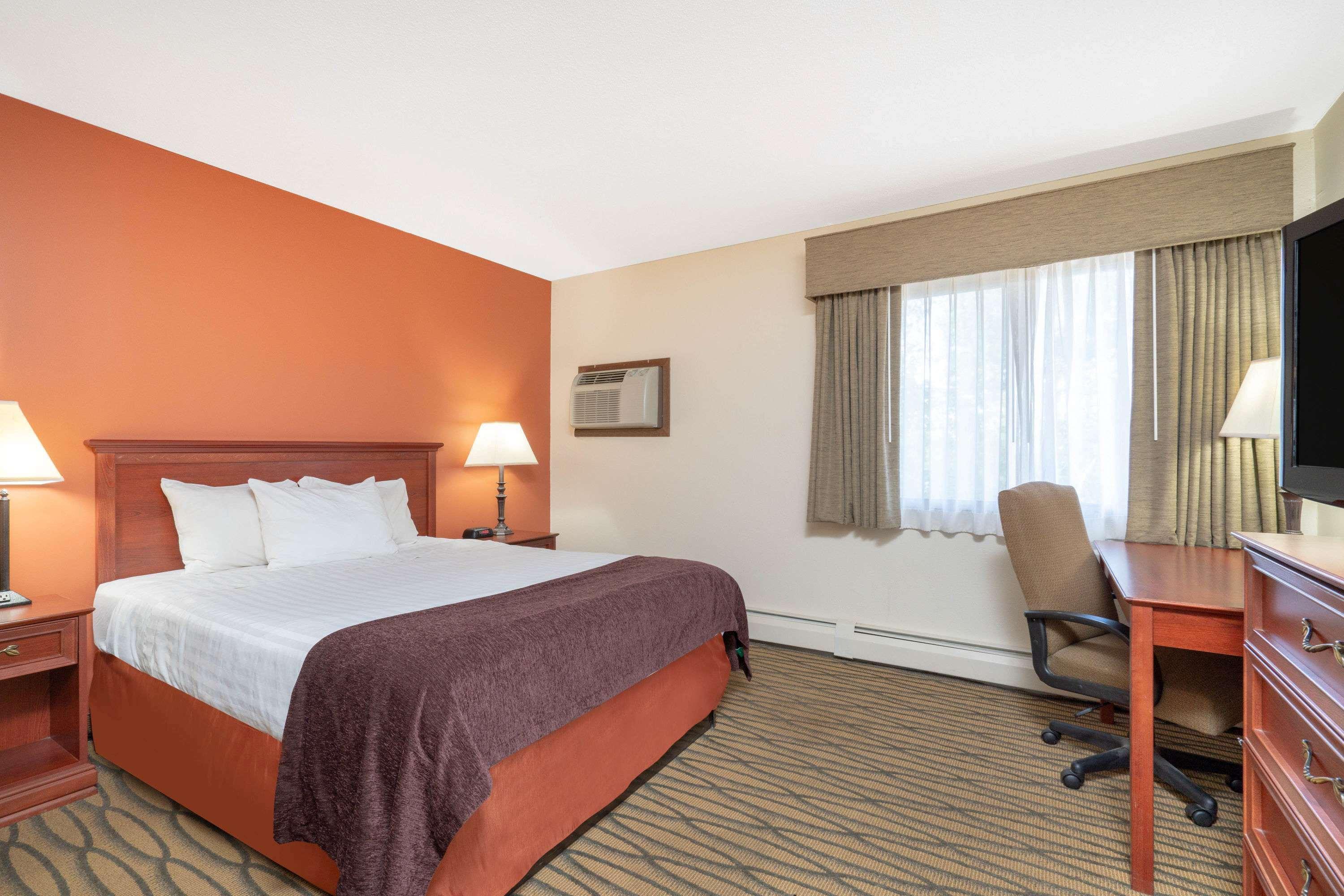Americinn By Wyndham Rogers Exterior photo